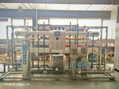 <font color='#0033CC'>專業(yè)反滲透設(shè)備廠家 - 亞伯環(huán)境打造高品質(zhì)水處理解決方案</font>